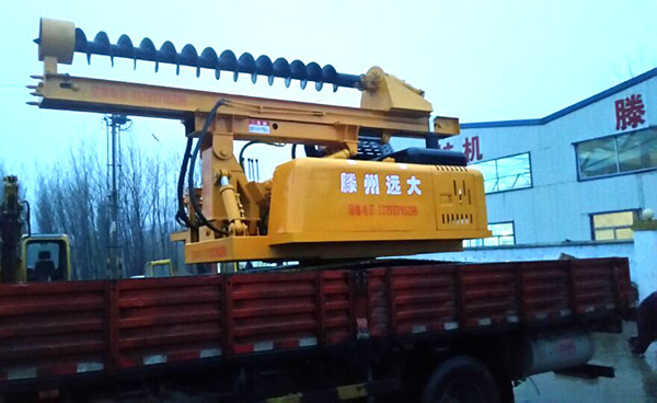 擼擼社免费下载安装太陽能光伏履帶液壓撸撸社APP下载网站官方版下载雨中拍攝圖四